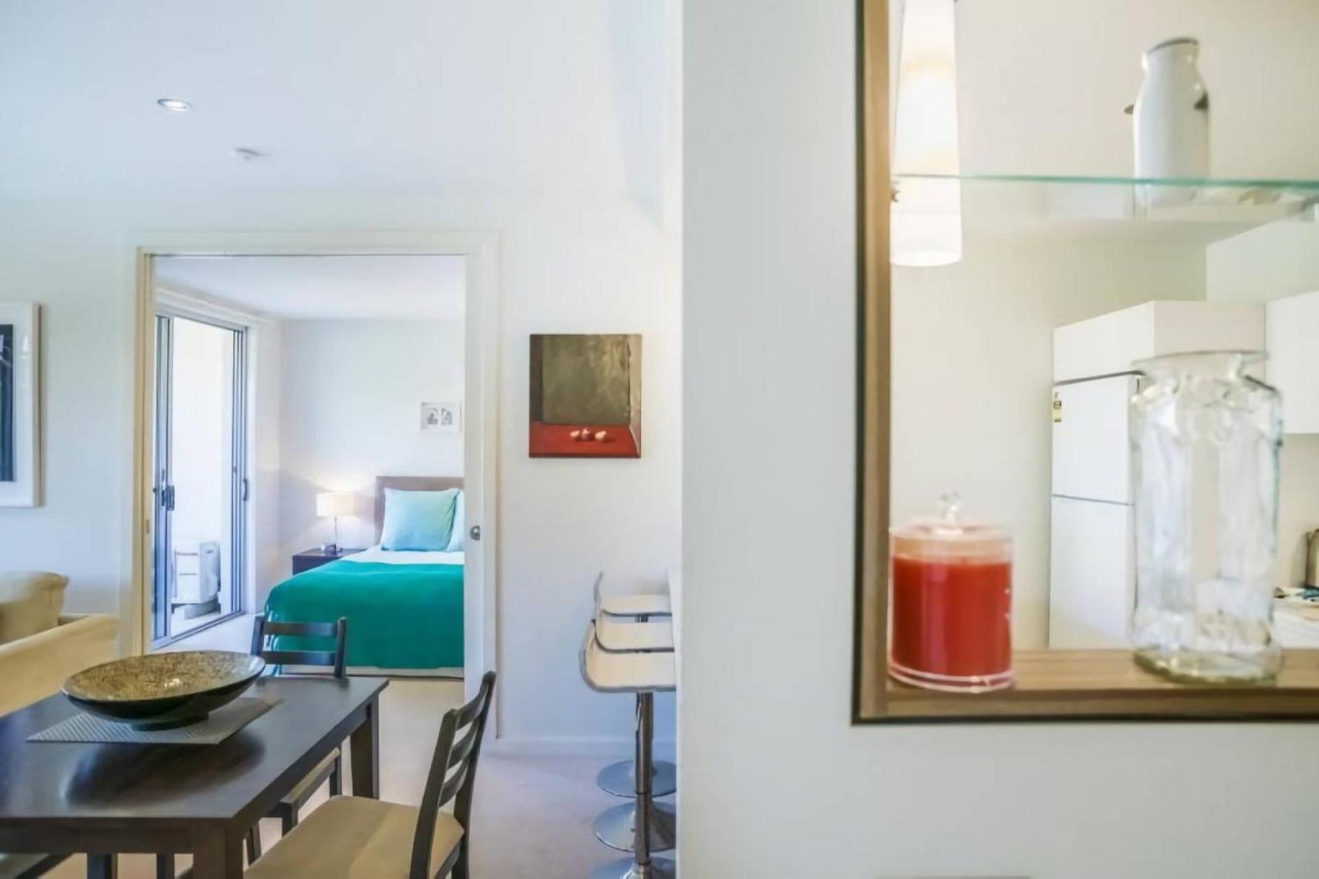 Trieste - Kingston Apartment Канберра Экстерьер фото