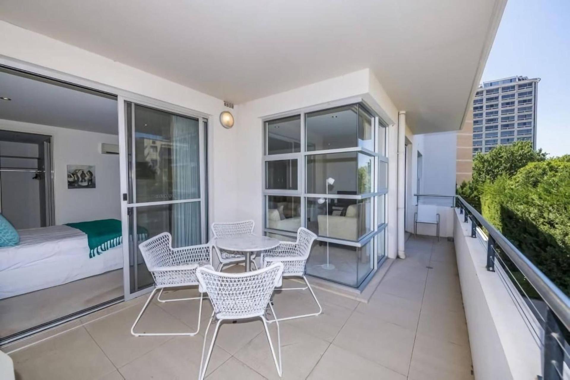 Trieste - Kingston Apartment Канберра Экстерьер фото