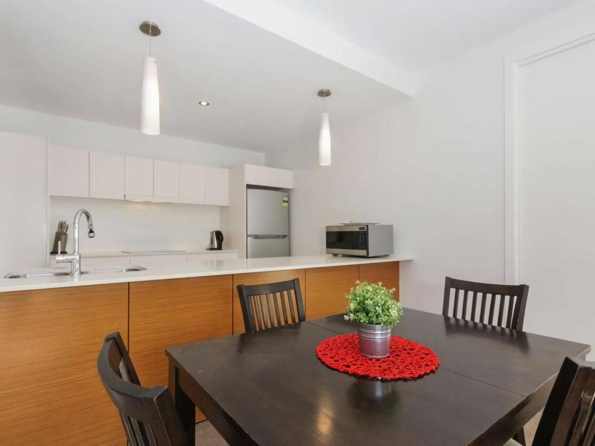 Trieste - Kingston Apartment Канберра Экстерьер фото